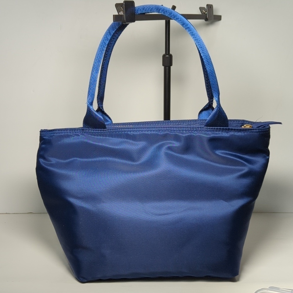 NWOT Adrienne Vittadini insulated lunch tote with three-piece container set - Picture 2 of 12